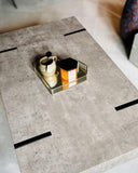 Beliani Table Basse Rectangulaire avec Plateau Effet Béton et Pieds Noirs pour Salon au Style Moderne et Industriel