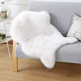 QINGLOU Peau de Mouton synthétique,Cozy Sensation comme véritable Laine Tapis en Fourrure synthétique, Fluffy Soft Longhair Décoratif Coussin de Chaise Canapé Natte (Blanc, 75 x 120 cm)